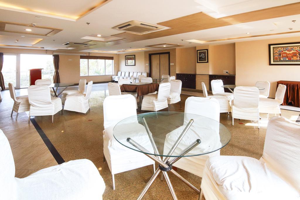 Treebo Bj'S By The Way Hotel Bhubaneswar Exterior photo