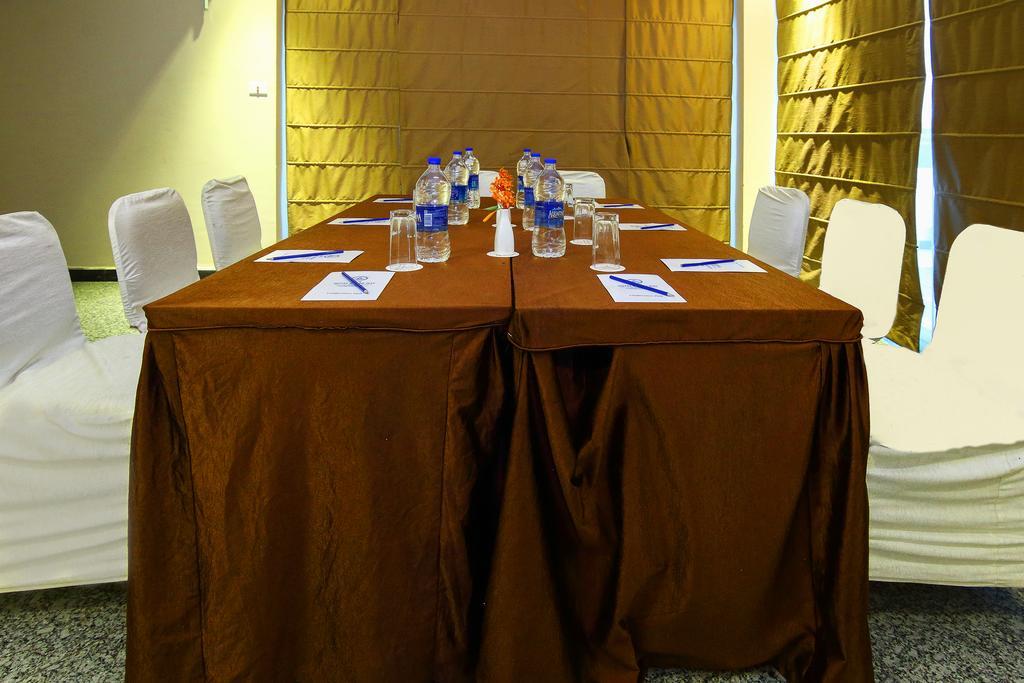 Treebo Bj'S By The Way Hotel Bhubaneswar Exterior photo