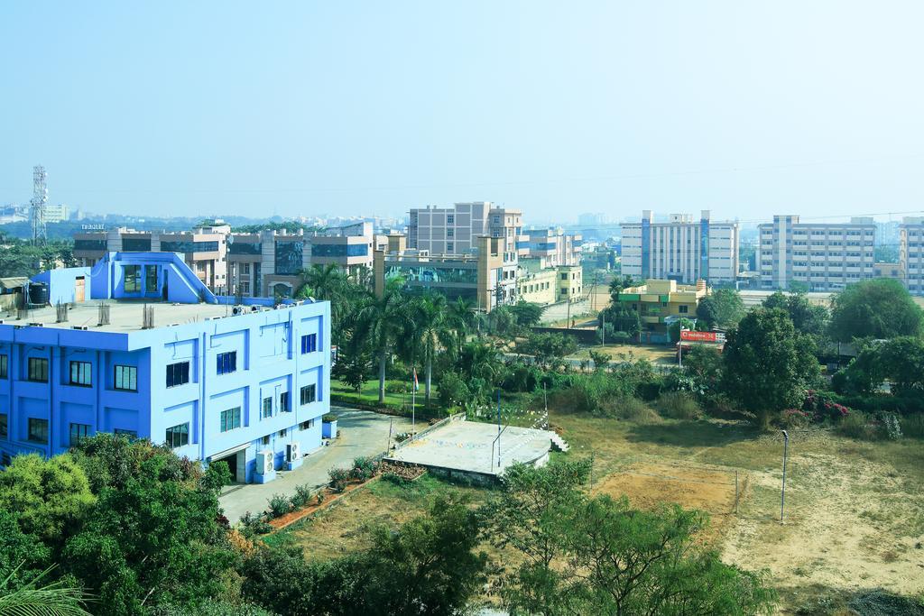 Treebo Bj'S By The Way Hotel Bhubaneswar Exterior photo