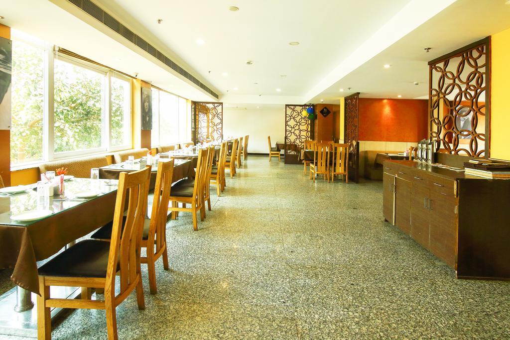 Treebo Bj'S By The Way Hotel Bhubaneswar Exterior photo