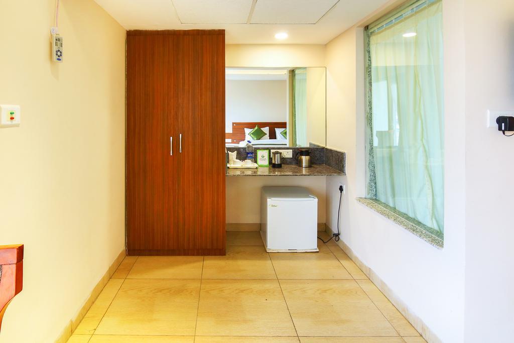 Treebo Bj'S By The Way Hotel Bhubaneswar Exterior photo