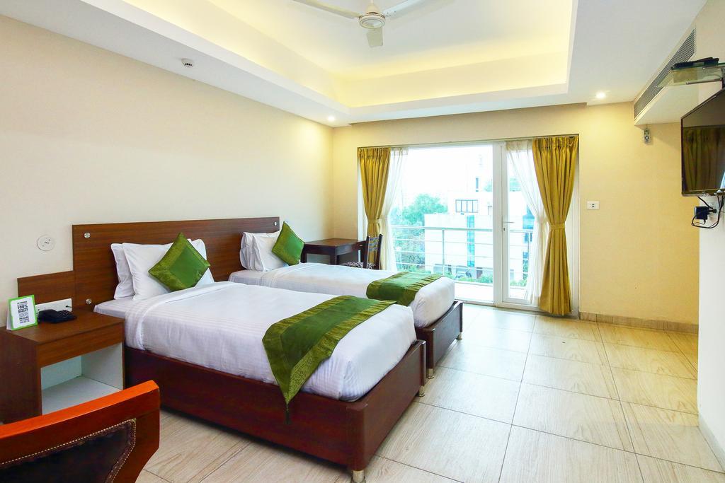 Treebo Bj'S By The Way Hotel Bhubaneswar Exterior photo