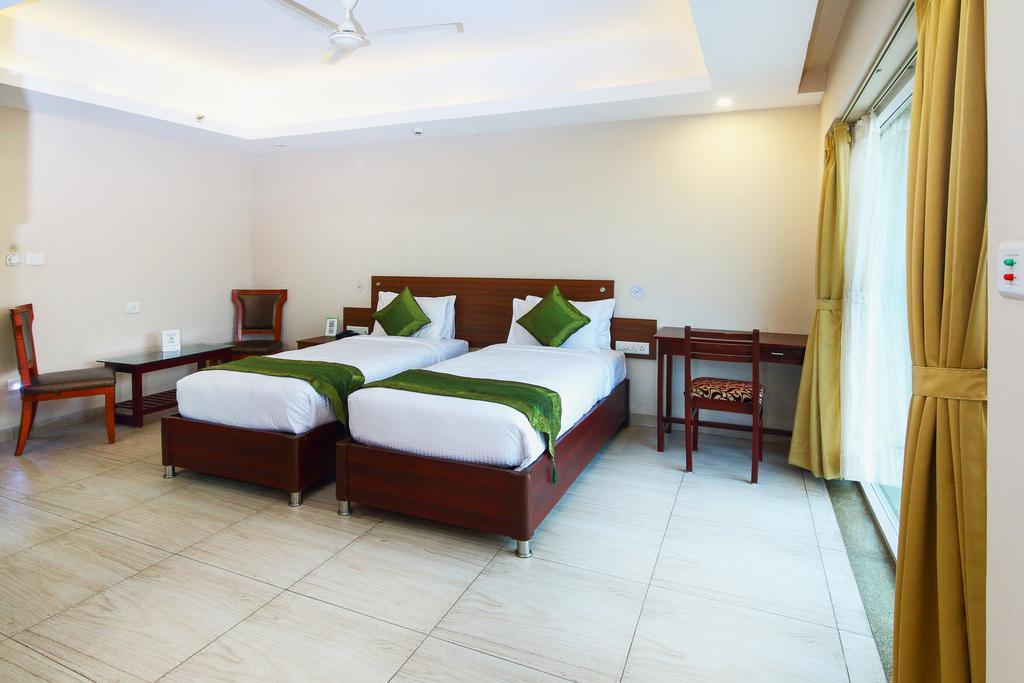 Treebo Bj'S By The Way Hotel Bhubaneswar Exterior photo