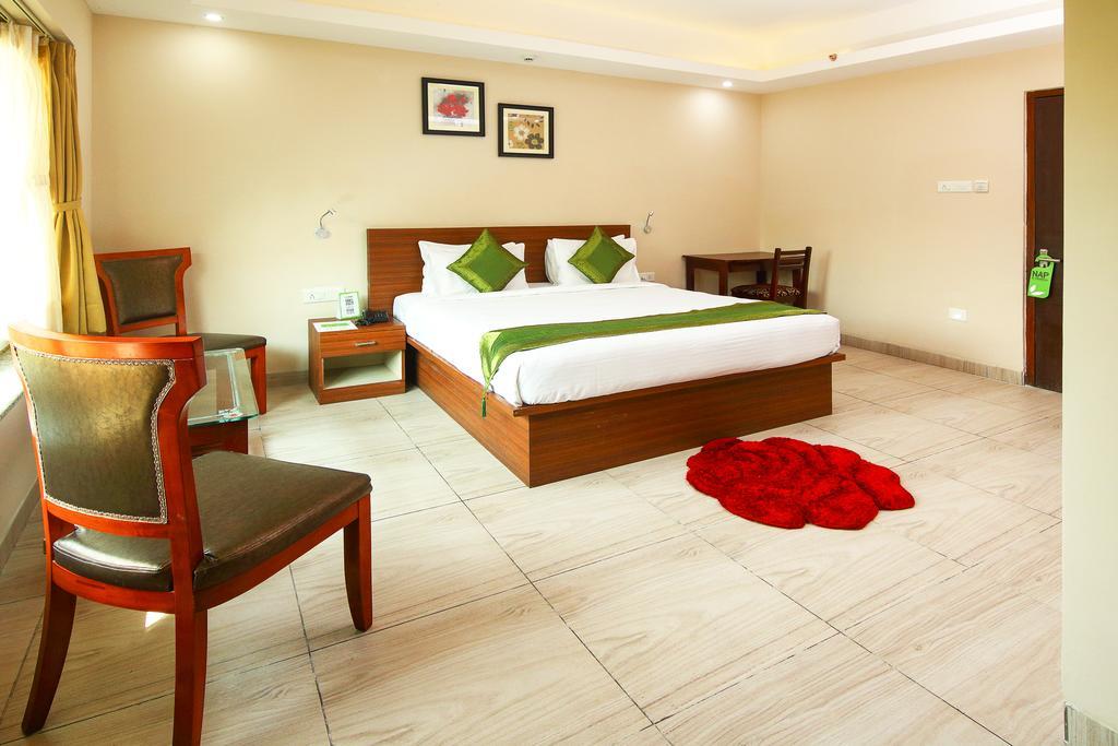 Treebo Bj'S By The Way Hotel Bhubaneswar Exterior photo