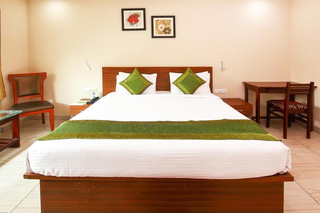 Treebo Bj'S By The Way Hotel Bhubaneswar Exterior photo