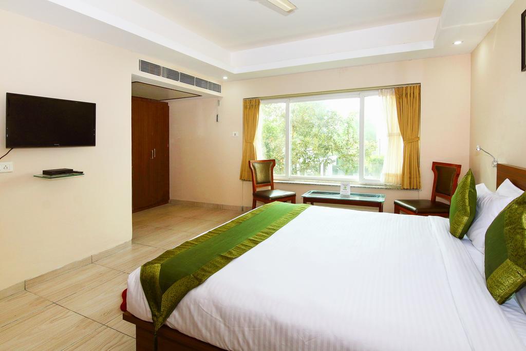Treebo Bj'S By The Way Hotel Bhubaneswar Exterior photo