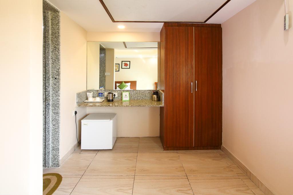 Treebo Bj'S By The Way Hotel Bhubaneswar Exterior photo
