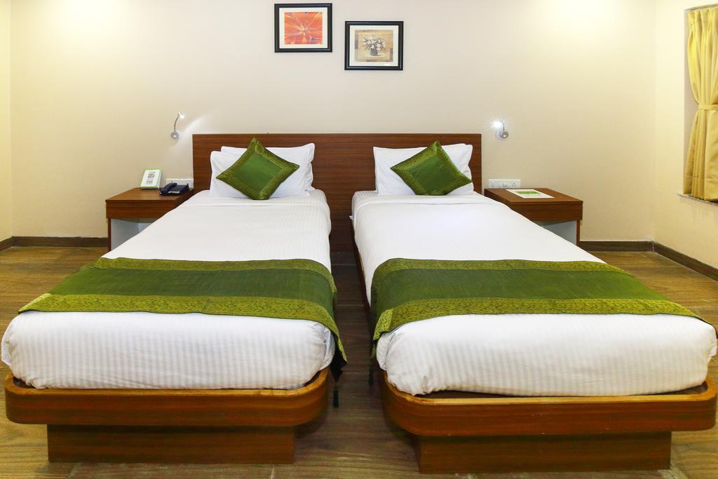 Treebo Bj'S By The Way Hotel Bhubaneswar Exterior photo