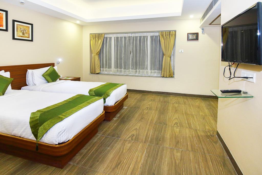 Treebo Bj'S By The Way Hotel Bhubaneswar Exterior photo